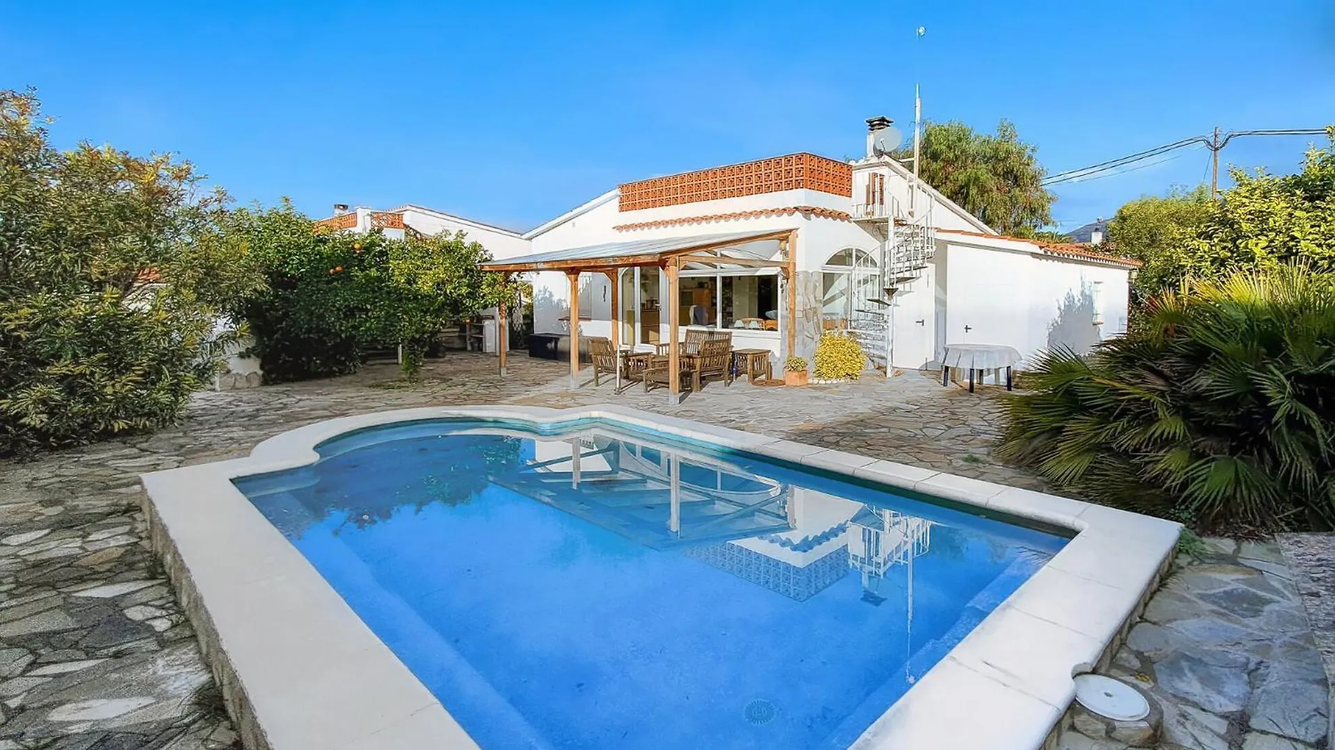Επικοινωνία με το Villa Segria 8 Roses